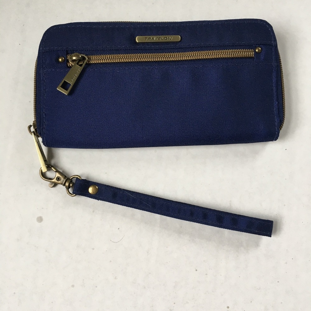 Travelon Blue Wristlet Wallet